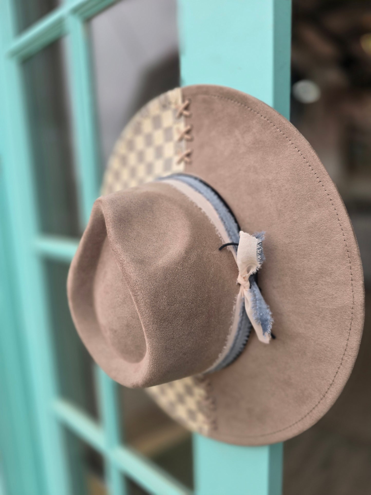 Taupe Louie