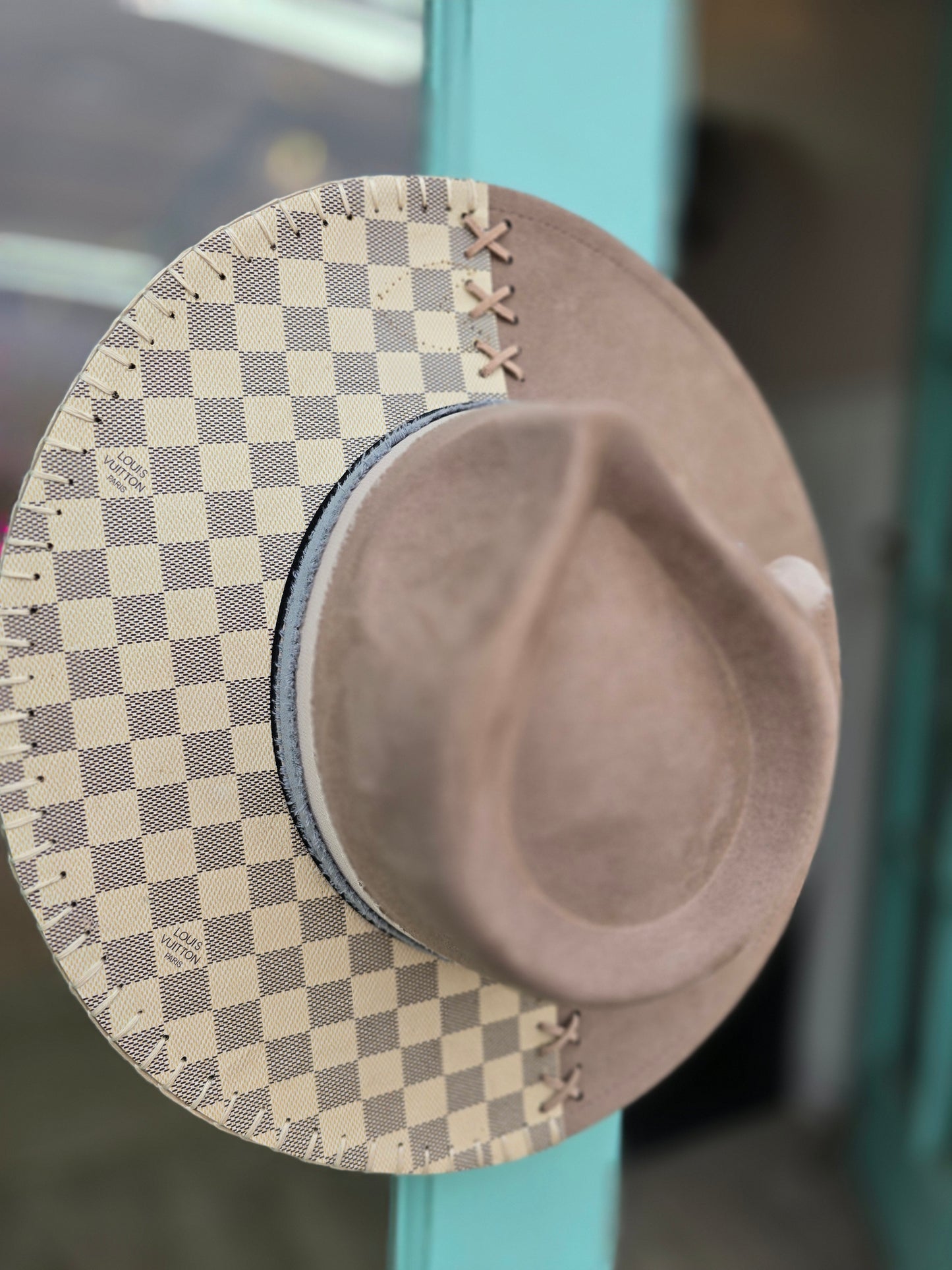 Taupe Louie