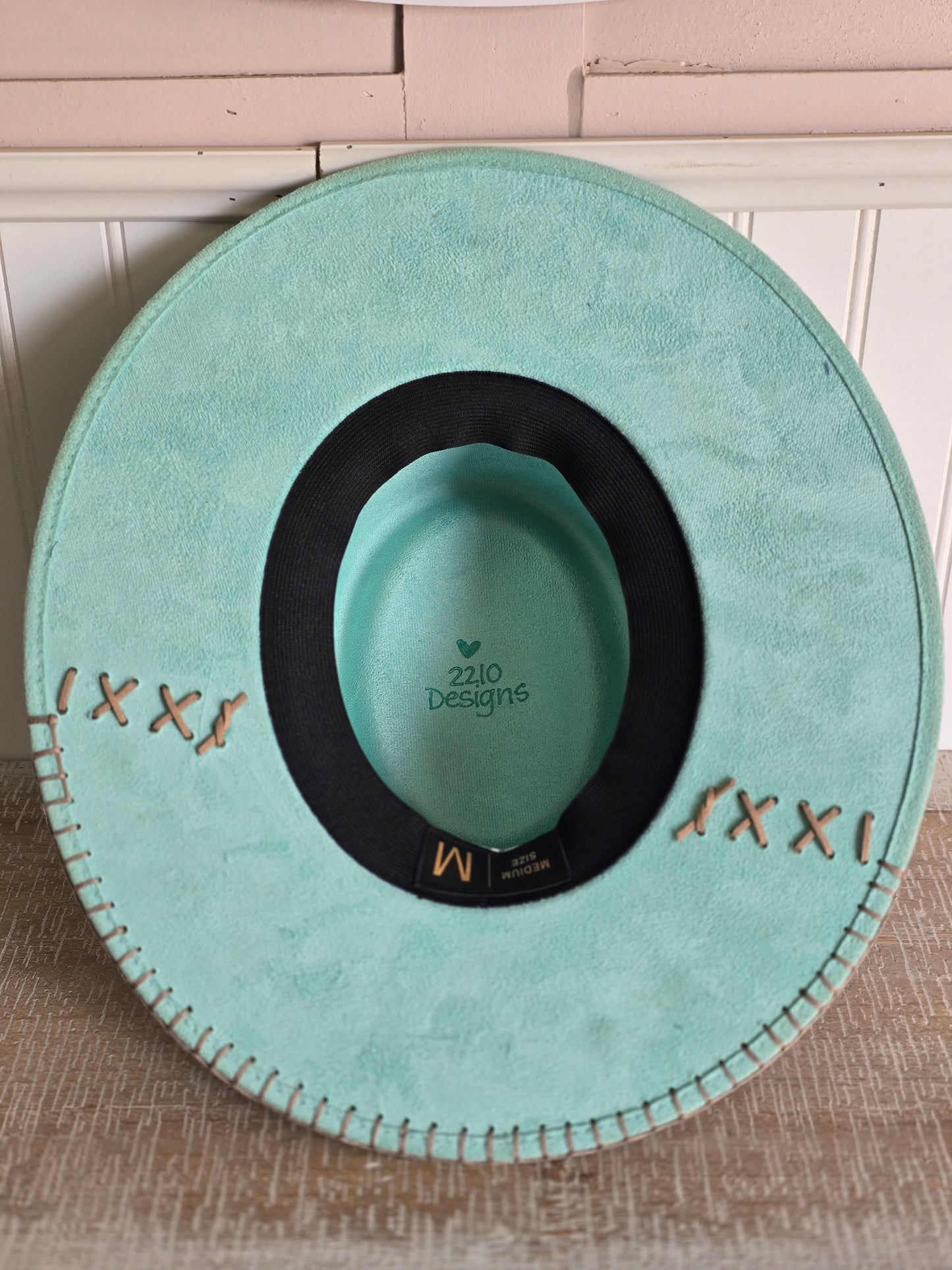 Mint Louie Boater