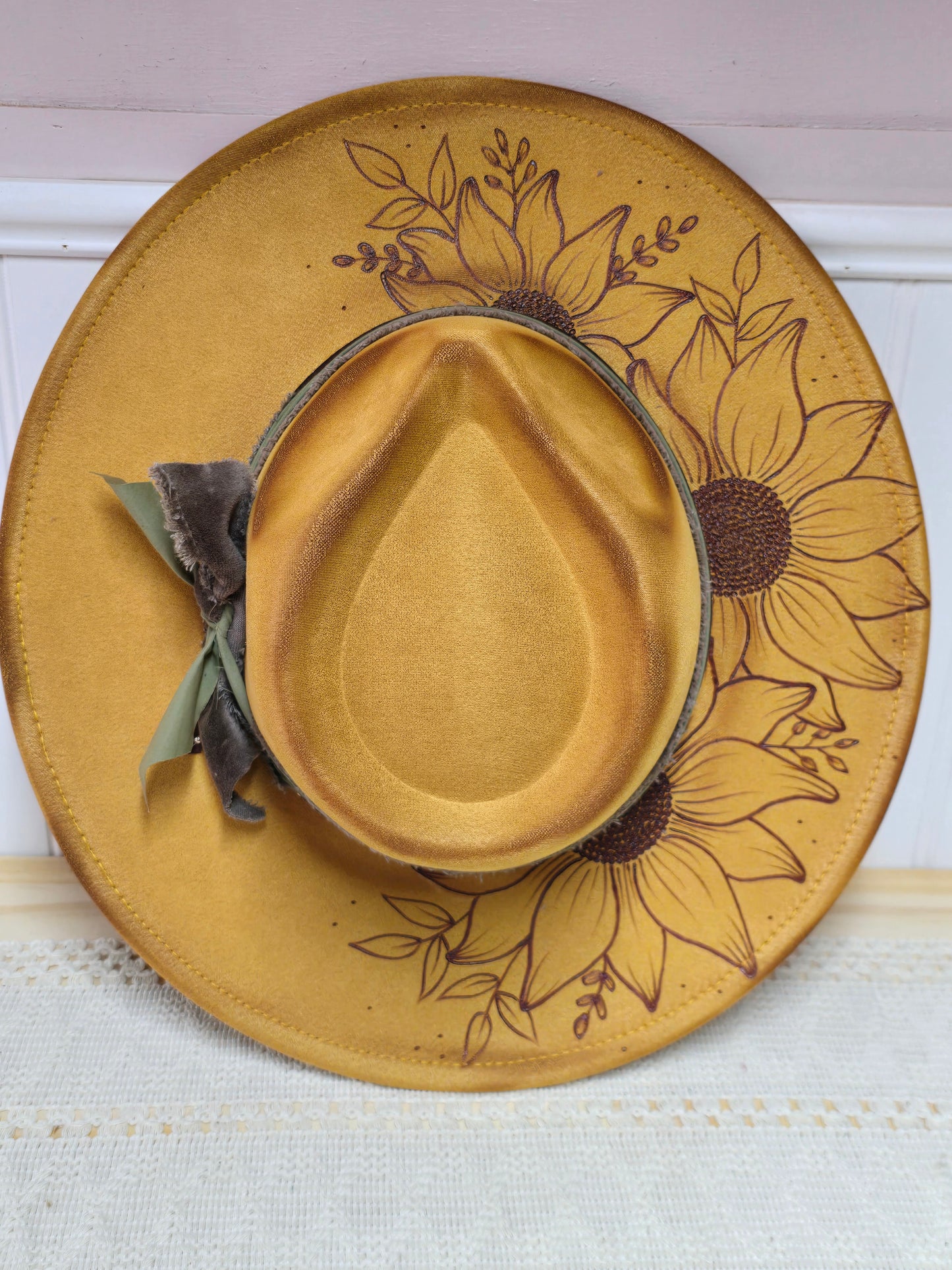 Yellow Sunflowers 1/2 Brim Rancher