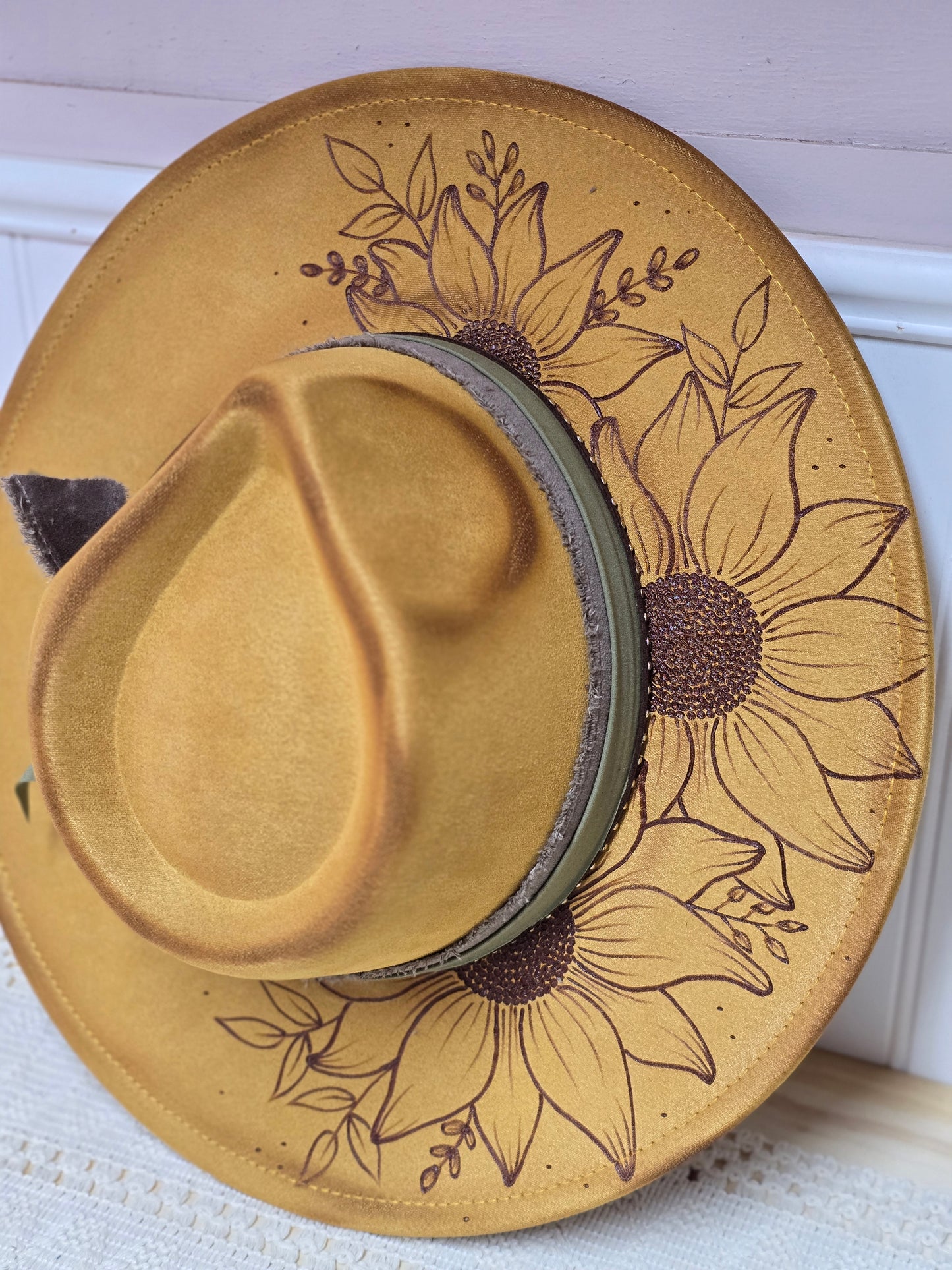 Yellow Sunflowers 1/2 Brim Rancher