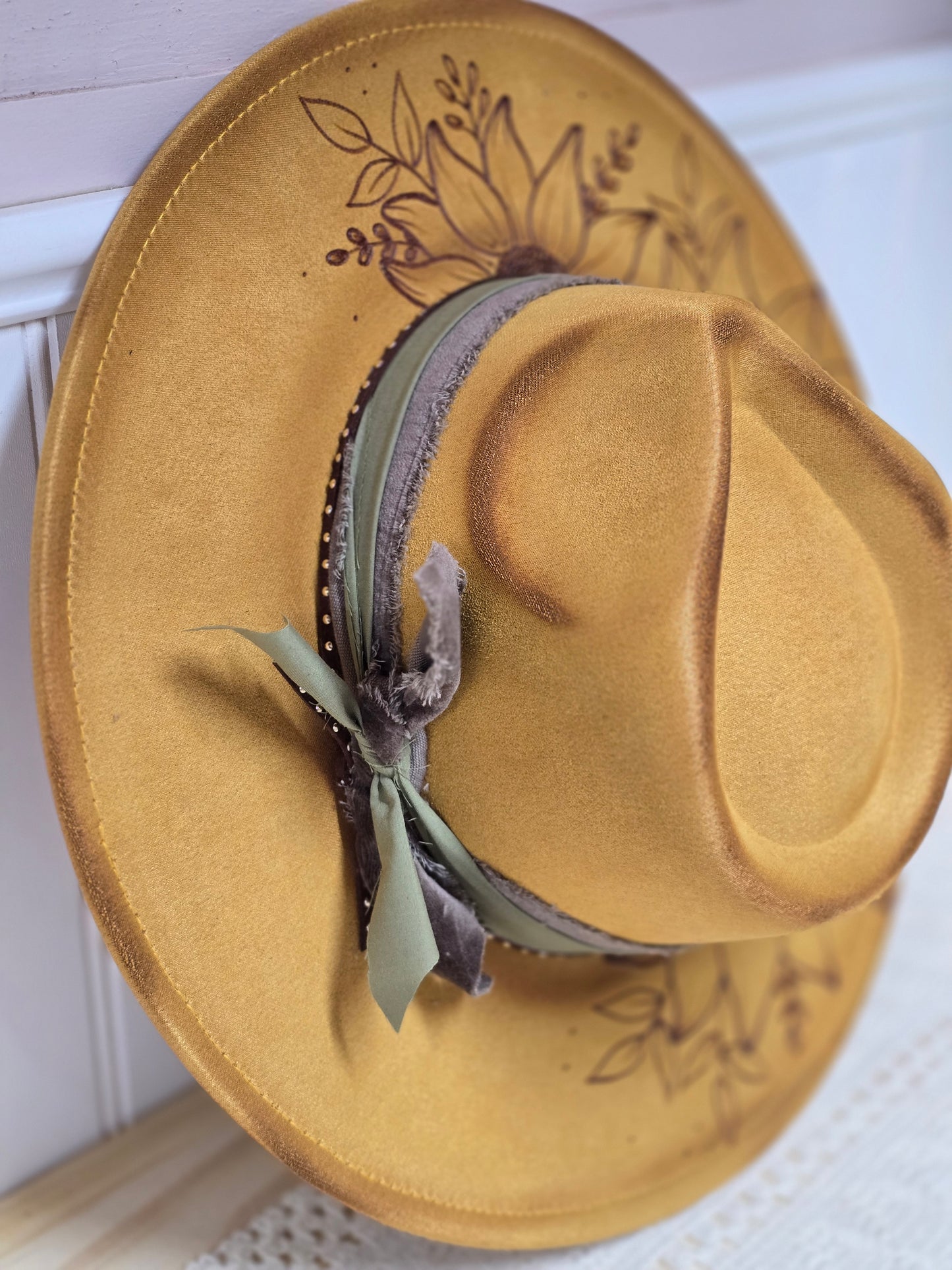 Yellow Sunflowers 1/2 Brim Rancher