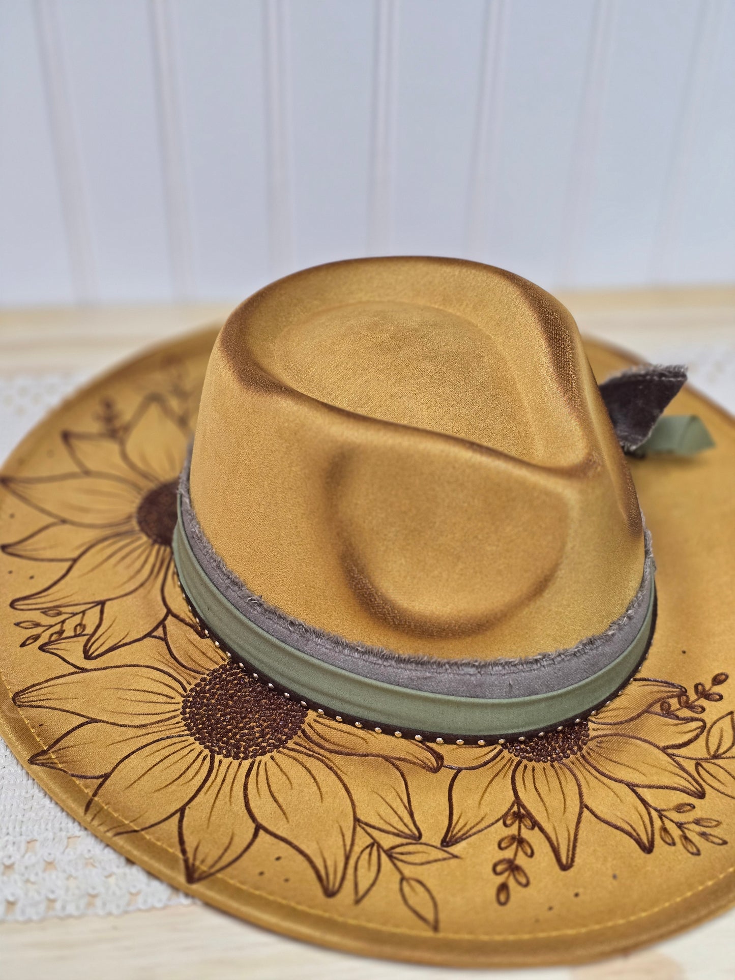 Yellow Sunflowers 1/2 Brim Rancher