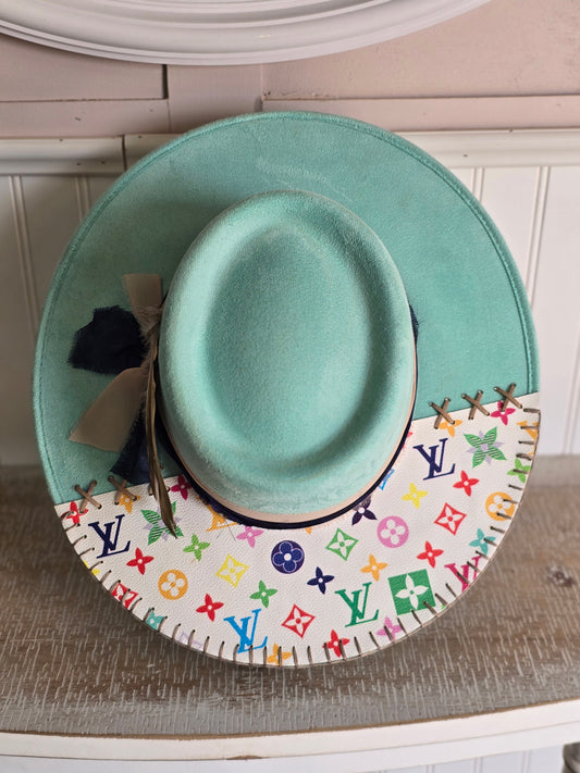 Mint Louie Boater