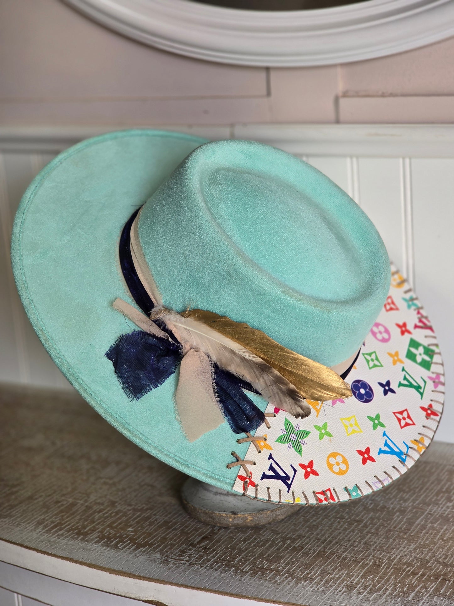 Mint Louie Boater